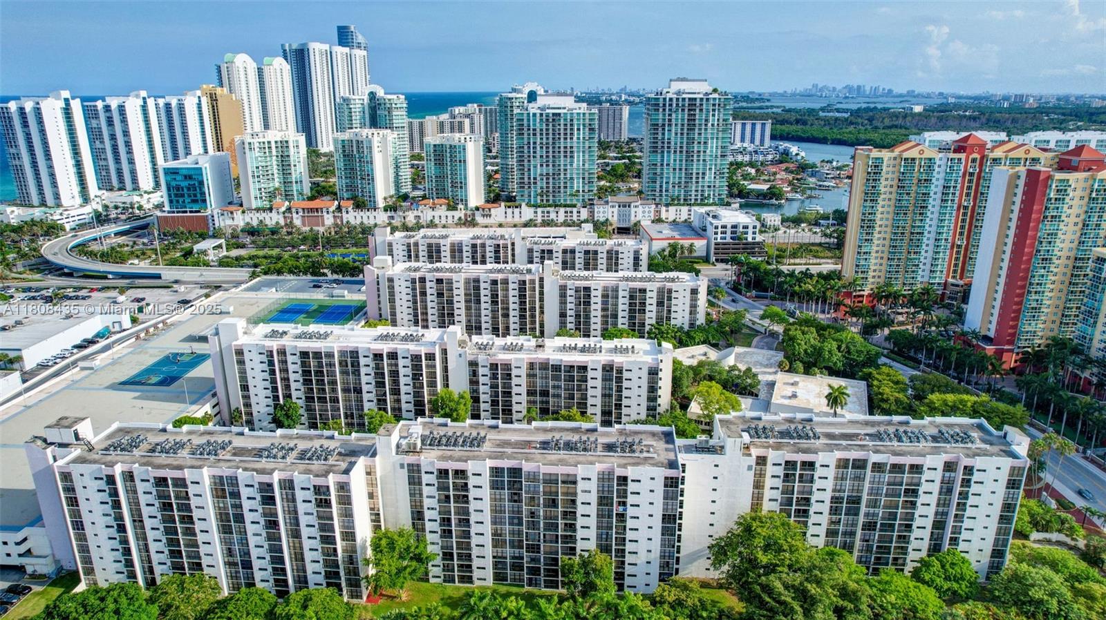 PLAZA OF AMERICAS CONDO P - Residential