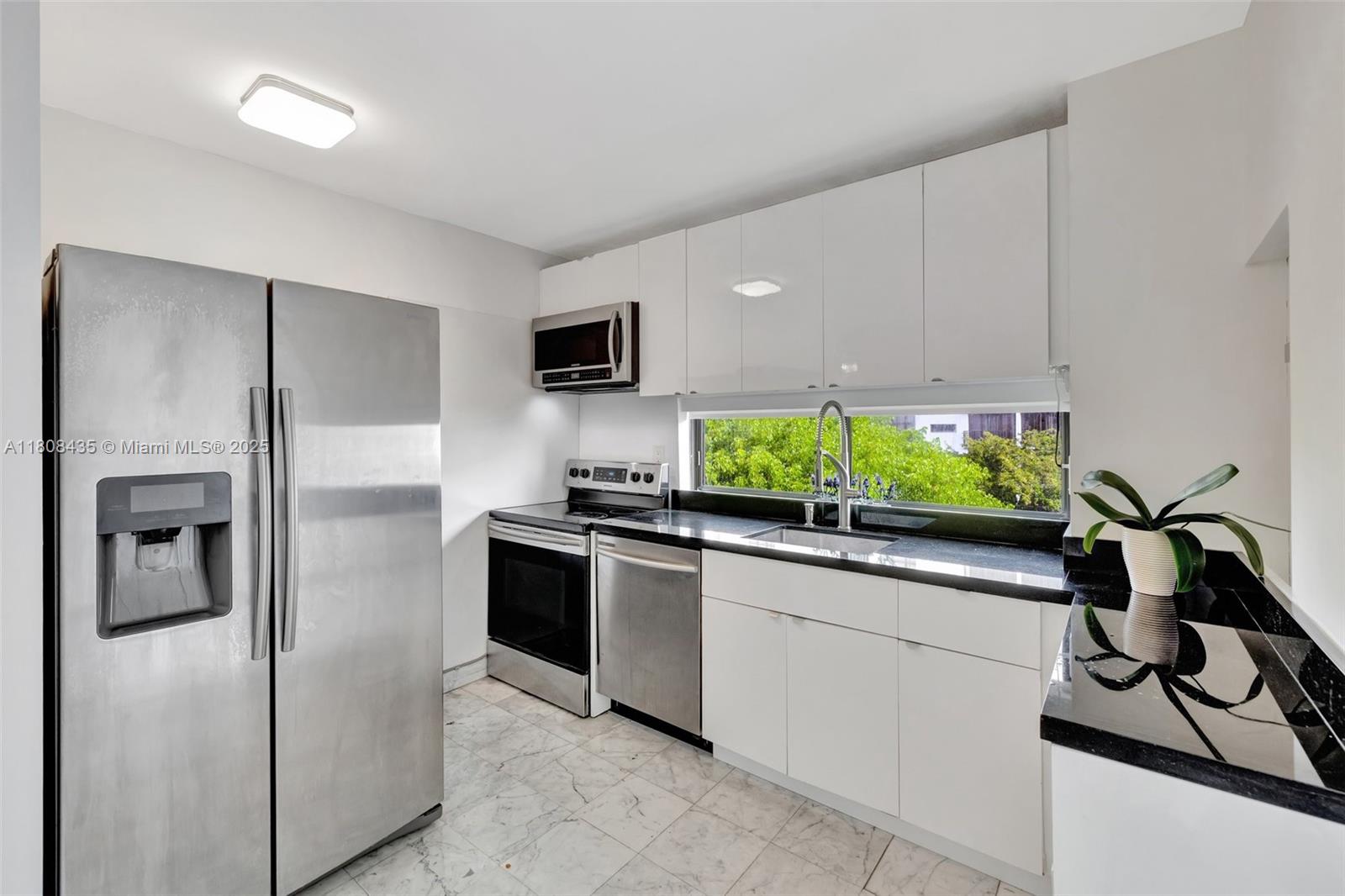 PLAZA OF AMERICAS CONDO P - Residential