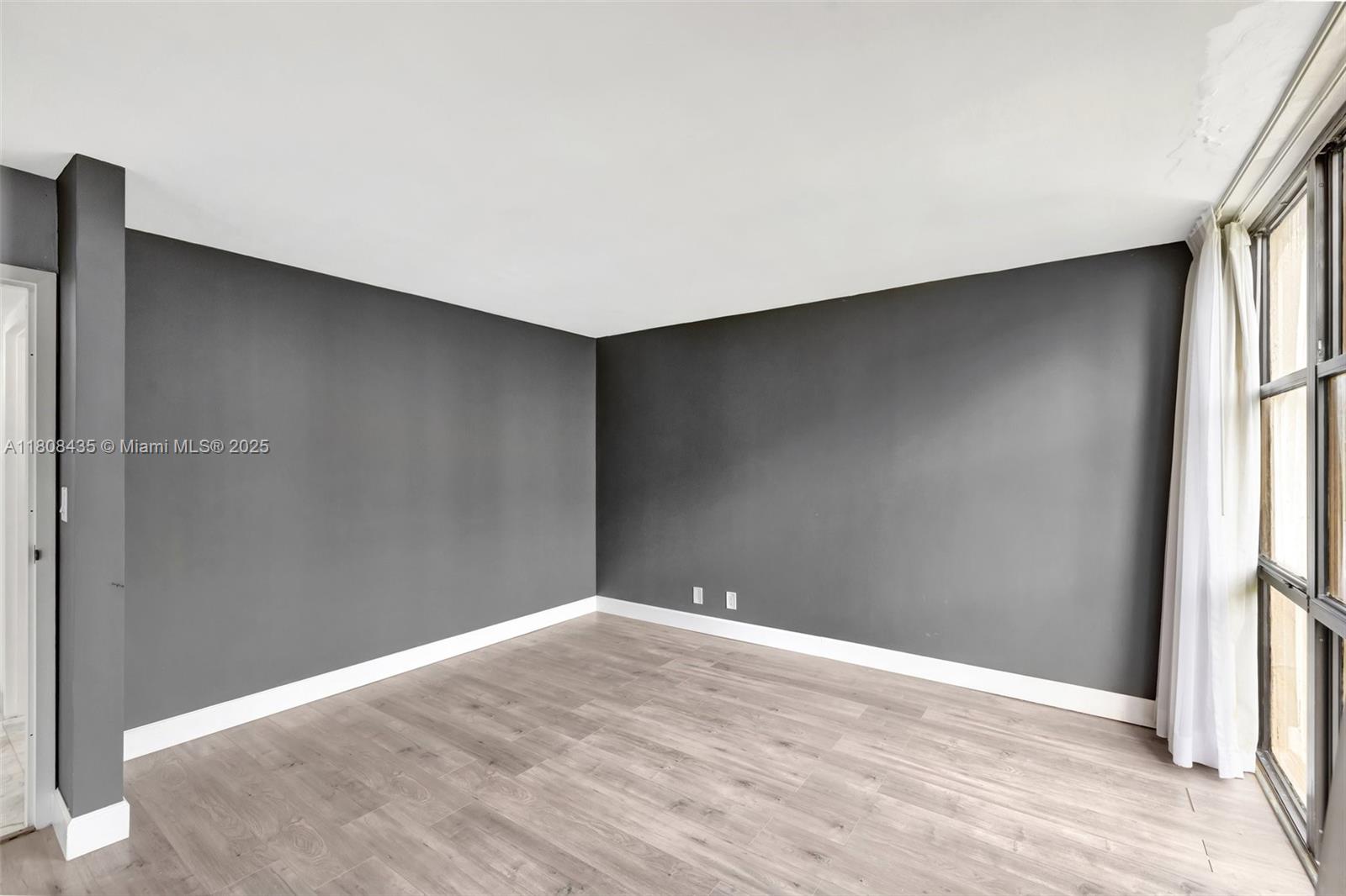 PLAZA OF AMERICAS CONDO P - Residential