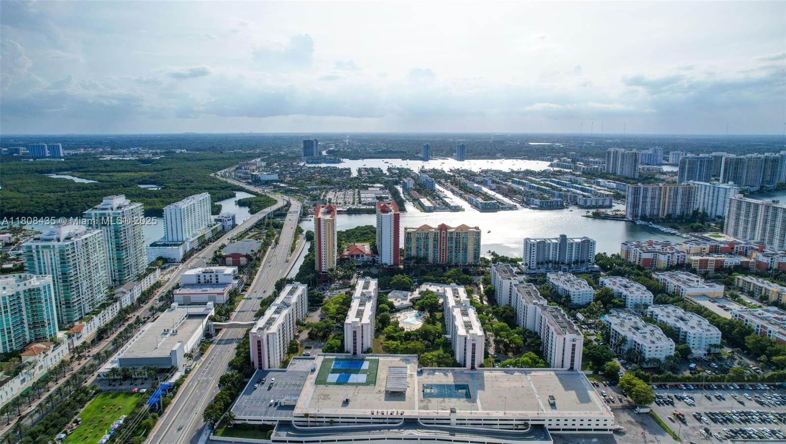 PLAZA OF AMERICAS CONDO P - Residential