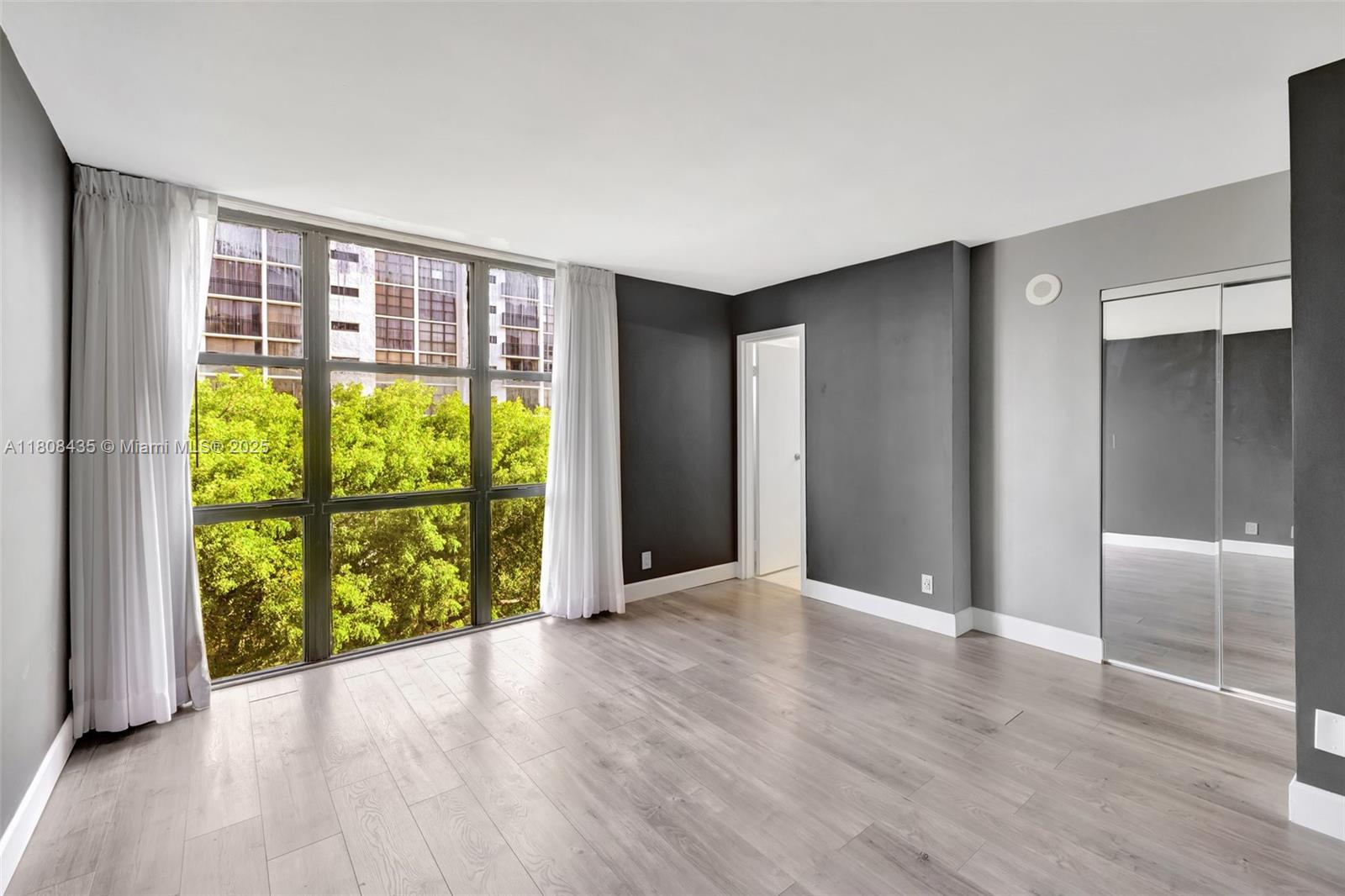 PLAZA OF AMERICAS CONDO P - Residential