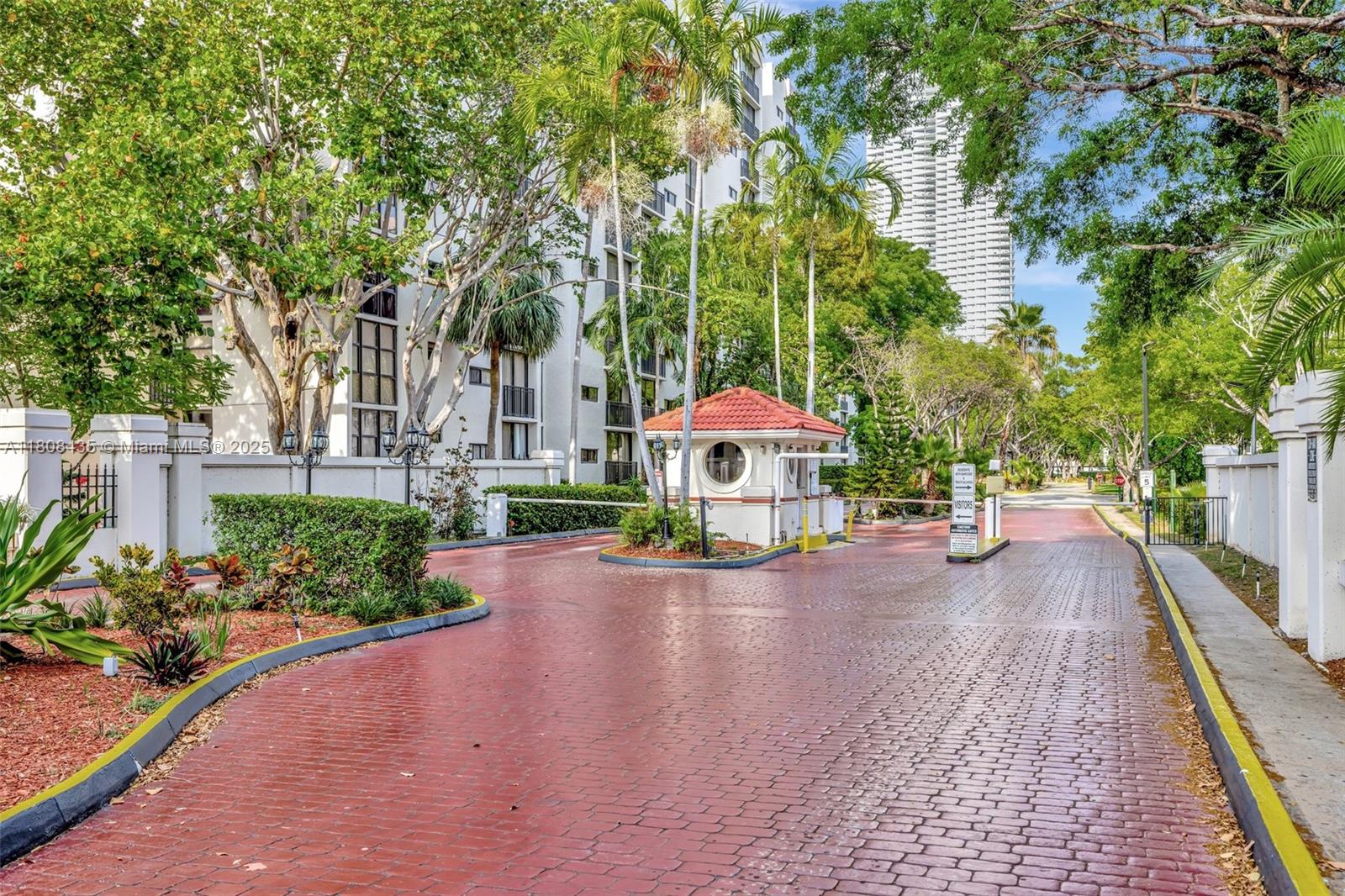 PLAZA OF AMERICAS CONDO P - Residential