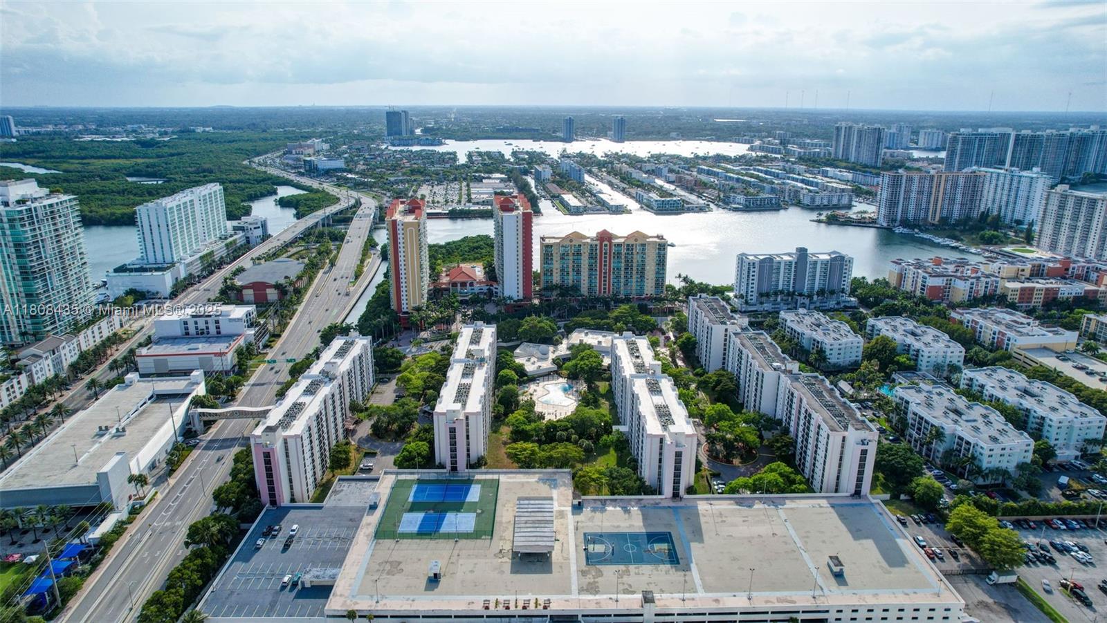 PLAZA OF AMERICAS CONDO P - Residential