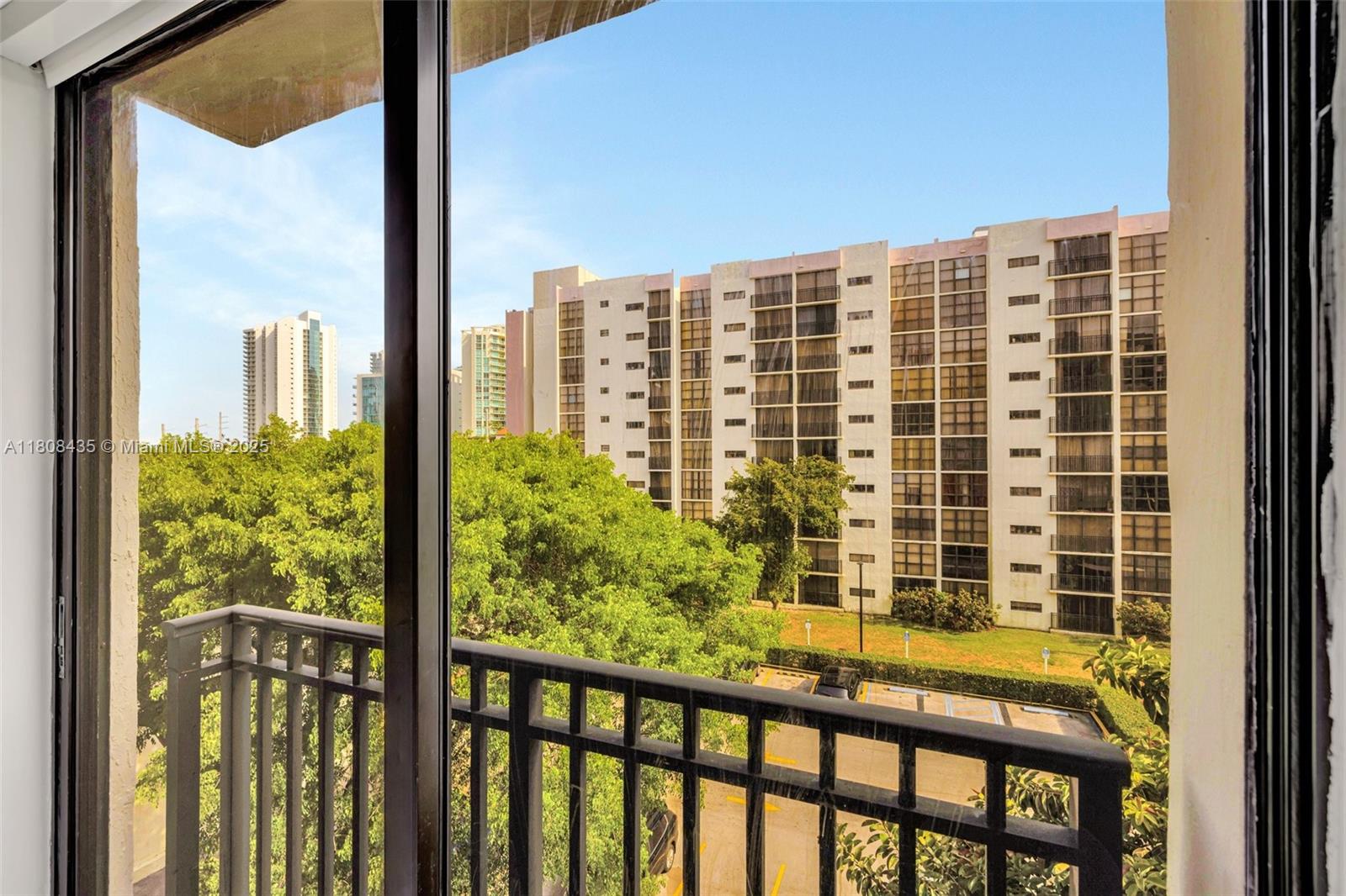 PLAZA OF AMERICAS CONDO P - Residential