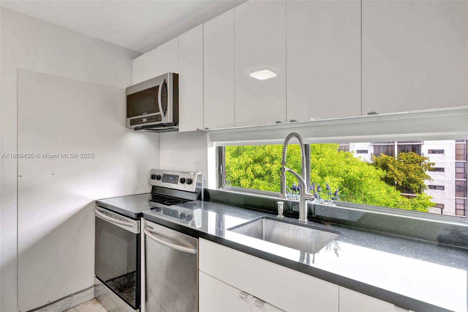 PLAZA OF AMERICAS CONDO P - Residential