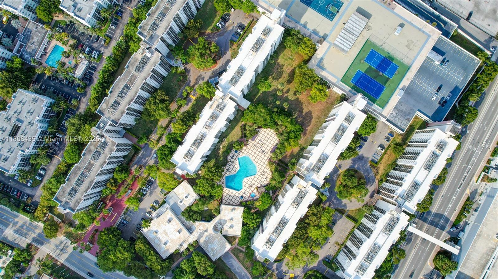 PLAZA OF AMERICAS CONDO P - Residential