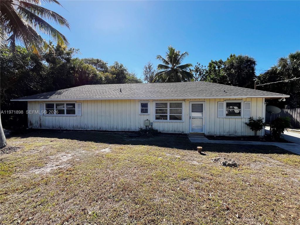 Photo of 325 SW Manor Dr, Stuart, FL 34994 (MLS # A11971898)