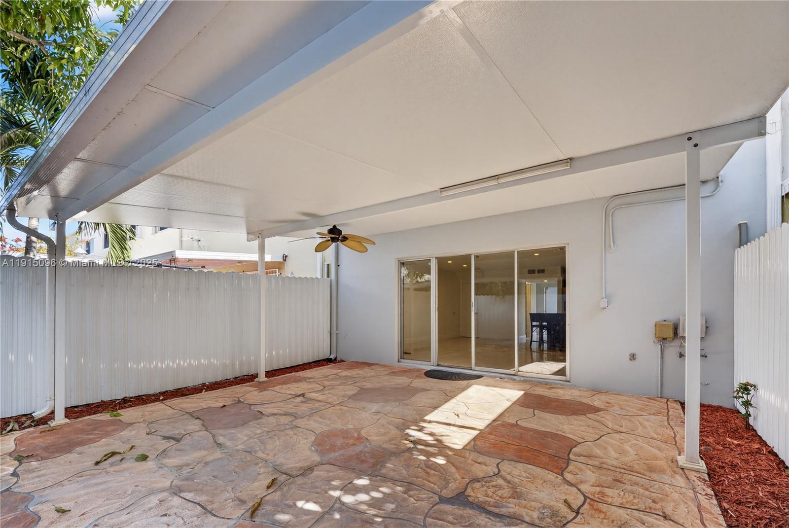 PALM SPRINGS VILLAS 3RD A - Residential