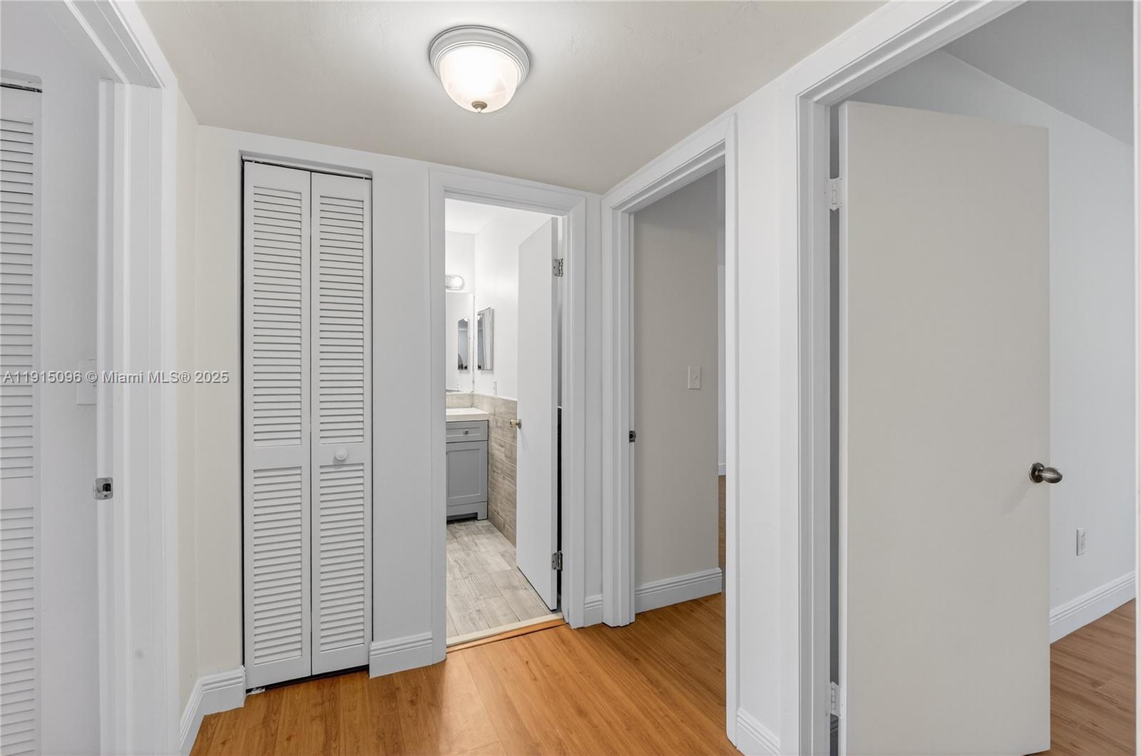 PALM SPRINGS VILLAS 3RD A - Residential