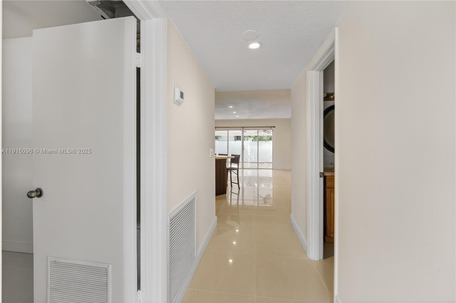 PALM SPRINGS VILLAS 3RD A - Residential