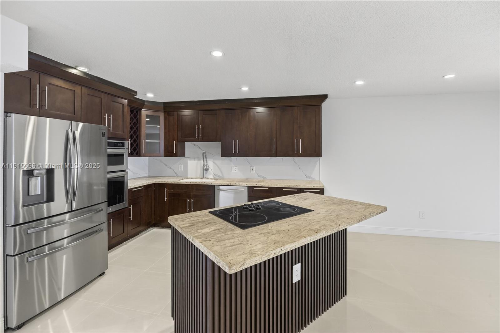 PALM SPRINGS VILLAS 3RD A - Residential