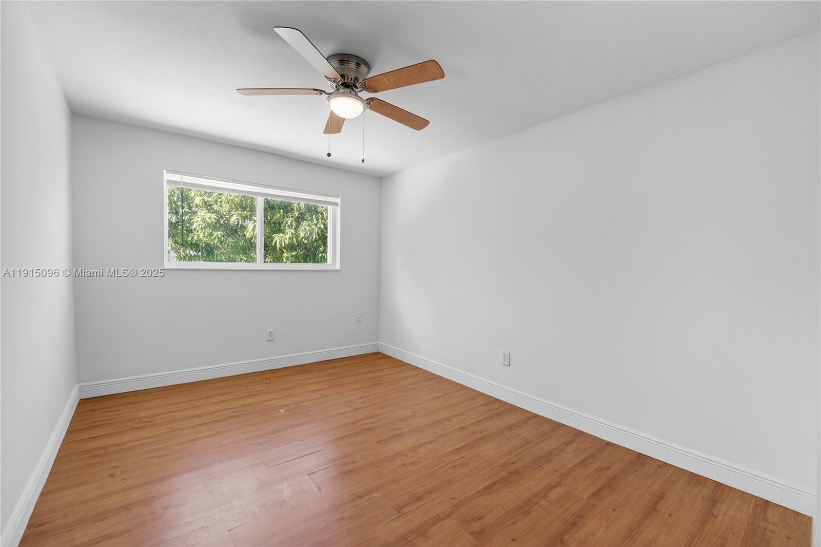 PALM SPRINGS VILLAS 3RD A - Residential