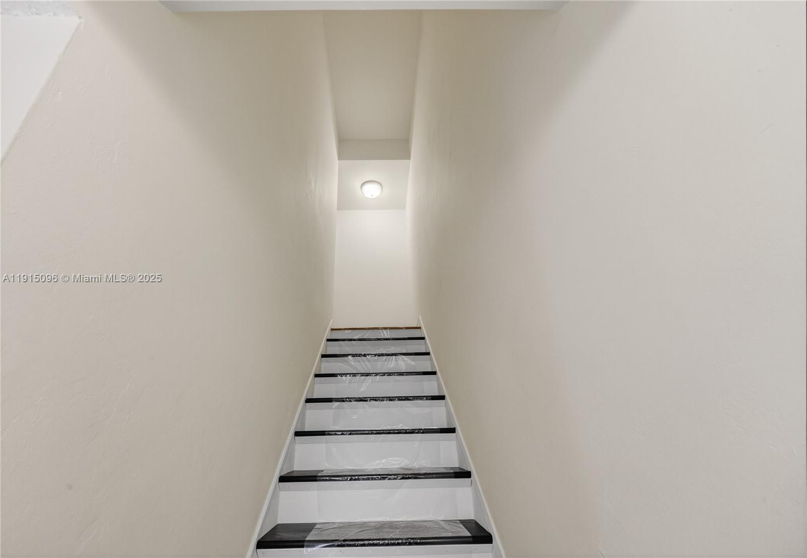 PALM SPRINGS VILLAS 3RD A - Residential