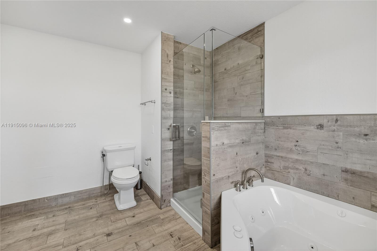 PALM SPRINGS VILLAS 3RD A - Residential