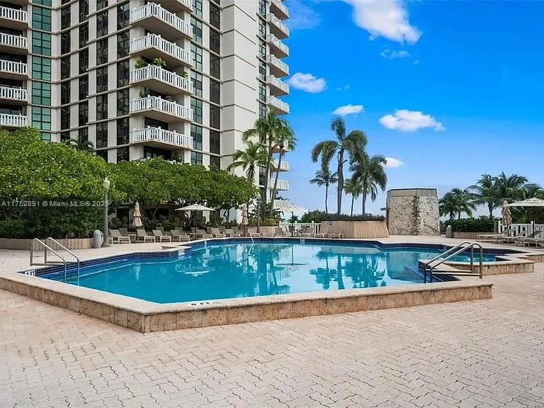 Key Biscayne, Florida 33149, United States, 2 Bedrooms Bedrooms, ,2 BathroomsBathrooms,Residential,Active,77730