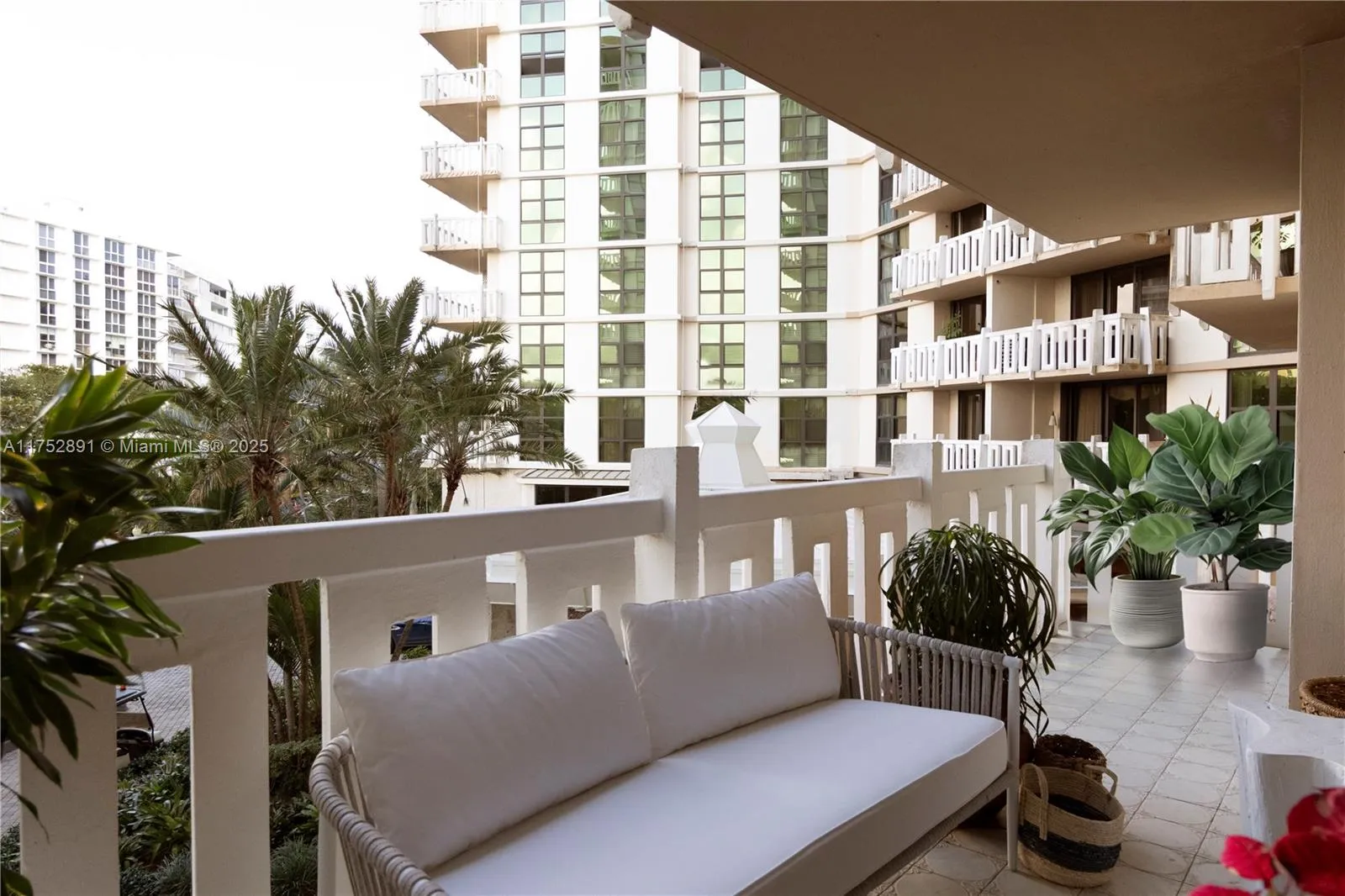 Key Biscayne, Florida 33149, United States, 2 Bedrooms Bedrooms, ,2 BathroomsBathrooms,Residential,Active,77730