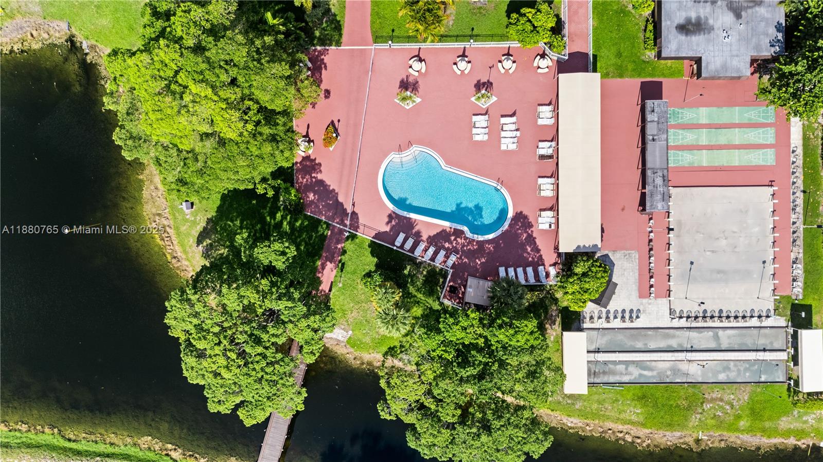 LAUDERDALE OAKS CONDO XV - Residential