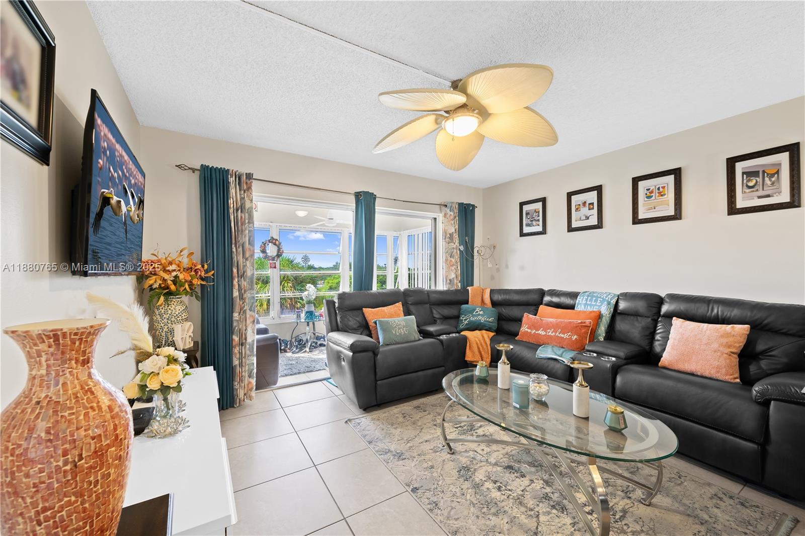 LAUDERDALE OAKS CONDO XV - Residential