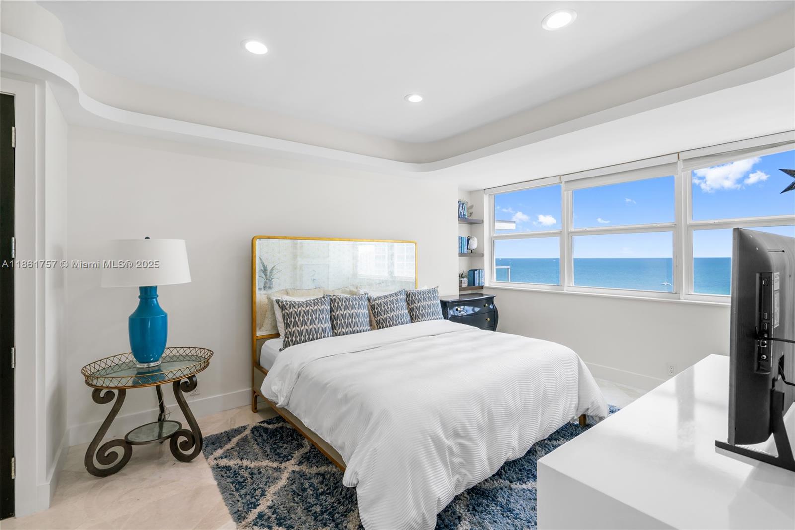 SEASONS CONDO - Residential Lease