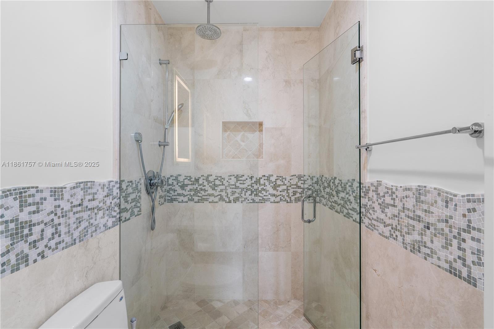 SEASONS CONDO - Residential Lease