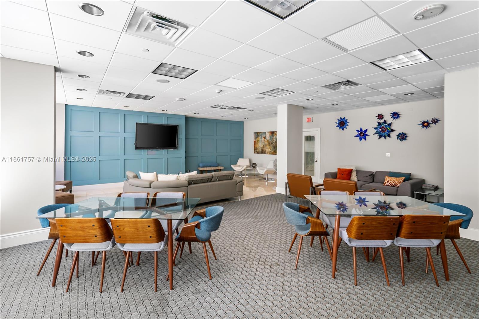 SEASONS CONDO - Residential Lease