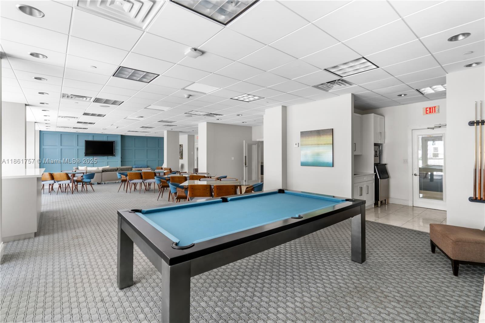 SEASONS CONDO - Residential Lease