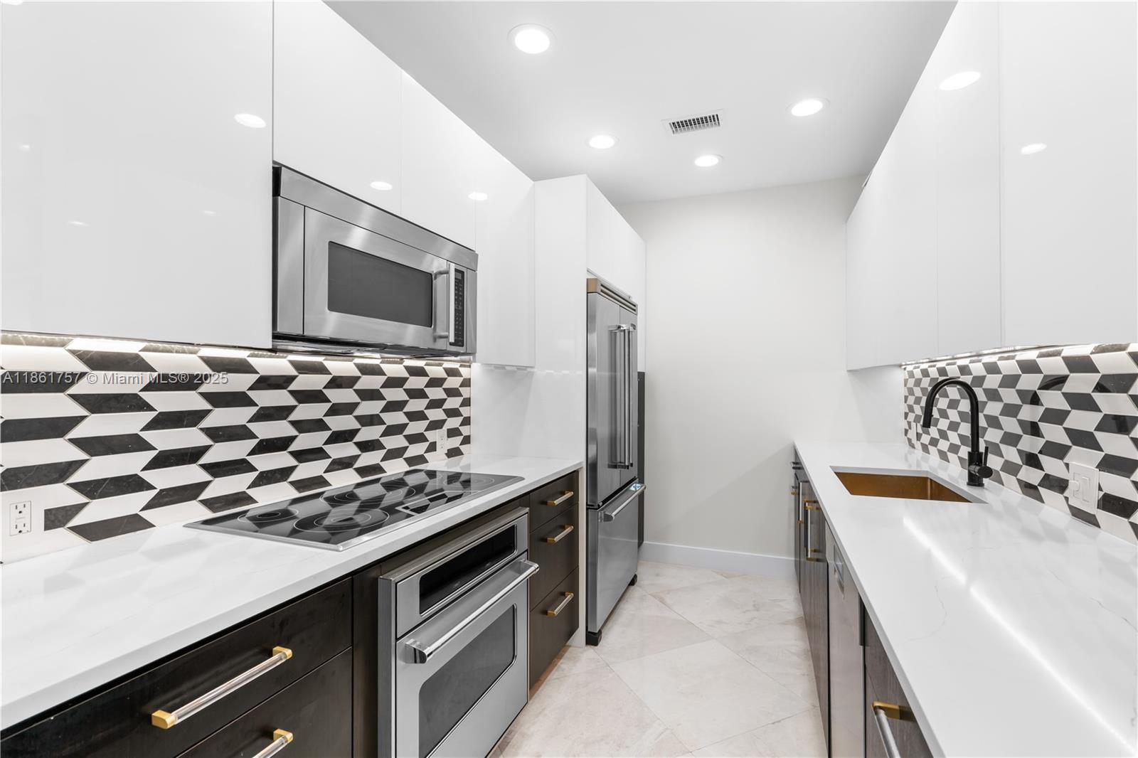 SEASONS CONDO - Residential Lease