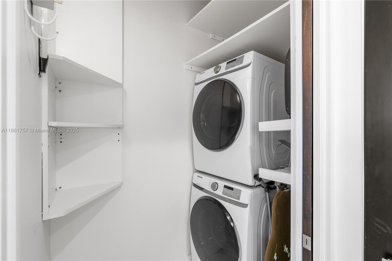 SEASONS CONDO - Residential Lease