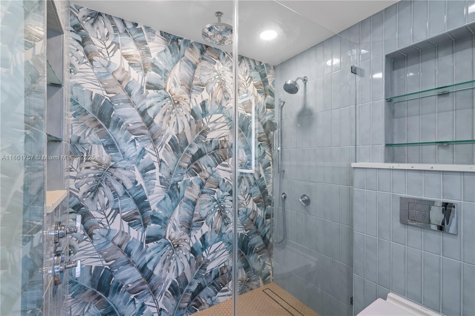 SEASONS CONDO - Residential Lease