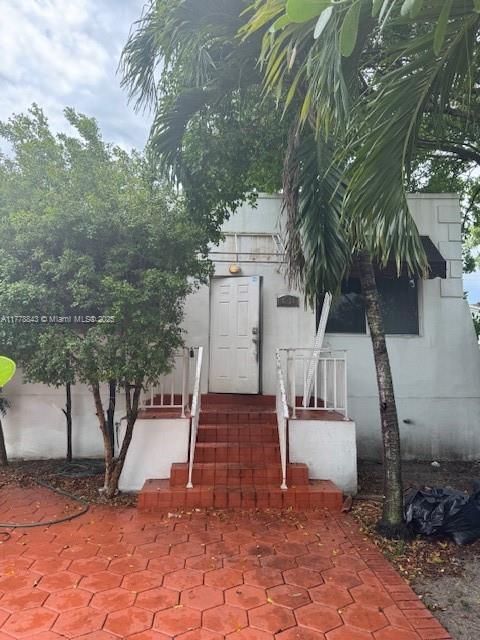 1738 Sw 17th St, Miami, Broward County, Florida - 4 Bedrooms  
2 Bathrooms - 