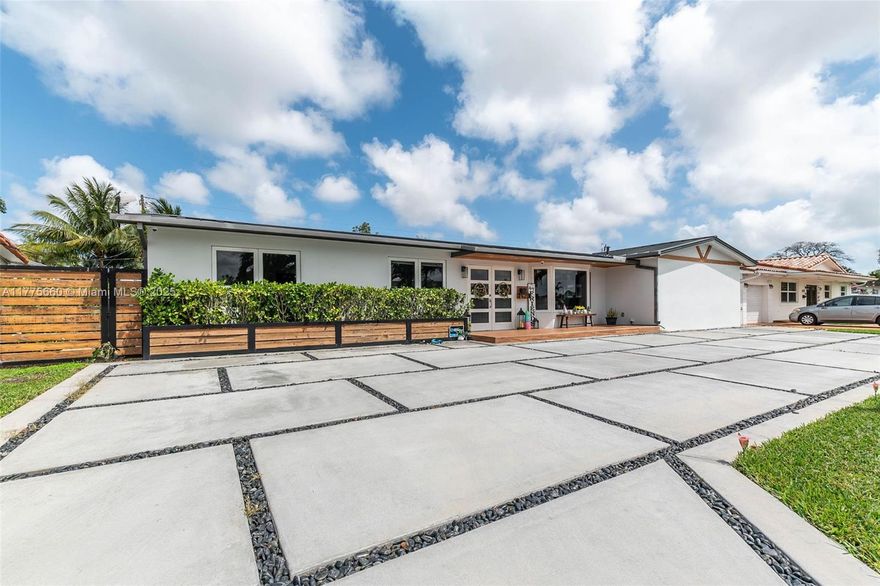 Loladero Estates gem! Spacious 2,684 SF main home plus permitted detached 1Bed/1 full bath guest house— with 682 SF and a wet bar with a refrigerator ideal for in-laws, office, or income. Total 5 bedrooms / 4 baths totaling 3,366 SF with updated kitchen & baths. Outdoor oasis with jacuzzi, patio, and room for a pool. Light-filled interiors, split plan, and versatile living areas make this a rare find. Minutes to Baptist Hospital, top schools, and major expressways.
Highlights: new roof (2021), impact windows, oversized driveway, NO HOA. 
Don't miss this unique combination of size, location, and flexibility!