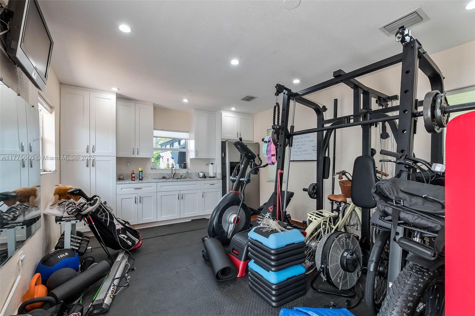 LOLADERO ESTATES 1ST ADDN - Residential