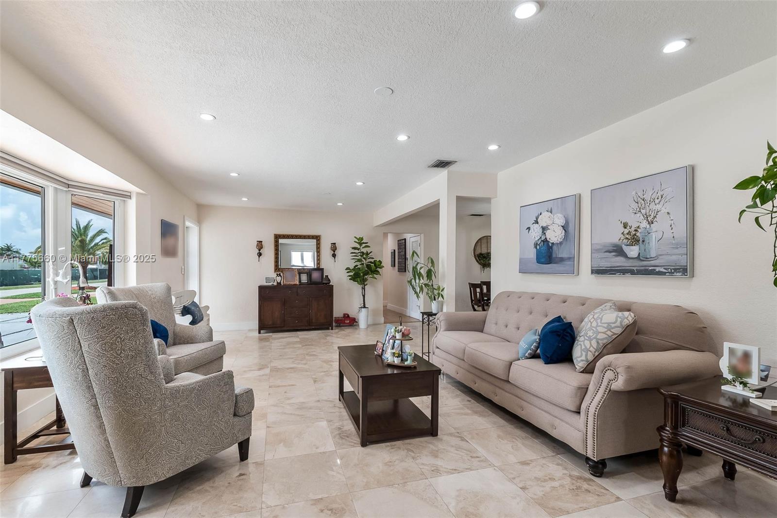 LOLADERO ESTATES 1ST ADDN - Residential