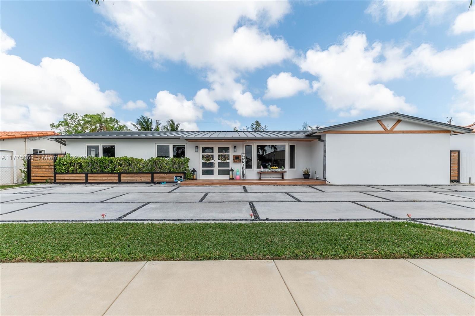 LOLADERO ESTATES 1ST ADDN - Residential