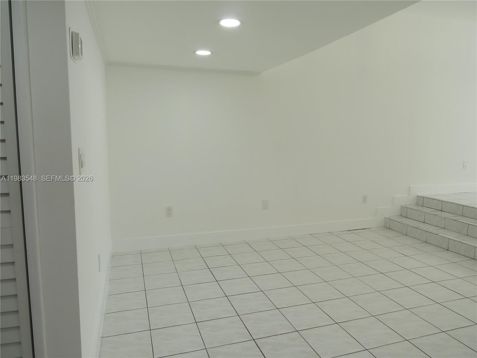 OAKVIEW CONDO NO 1 - Residential Lease