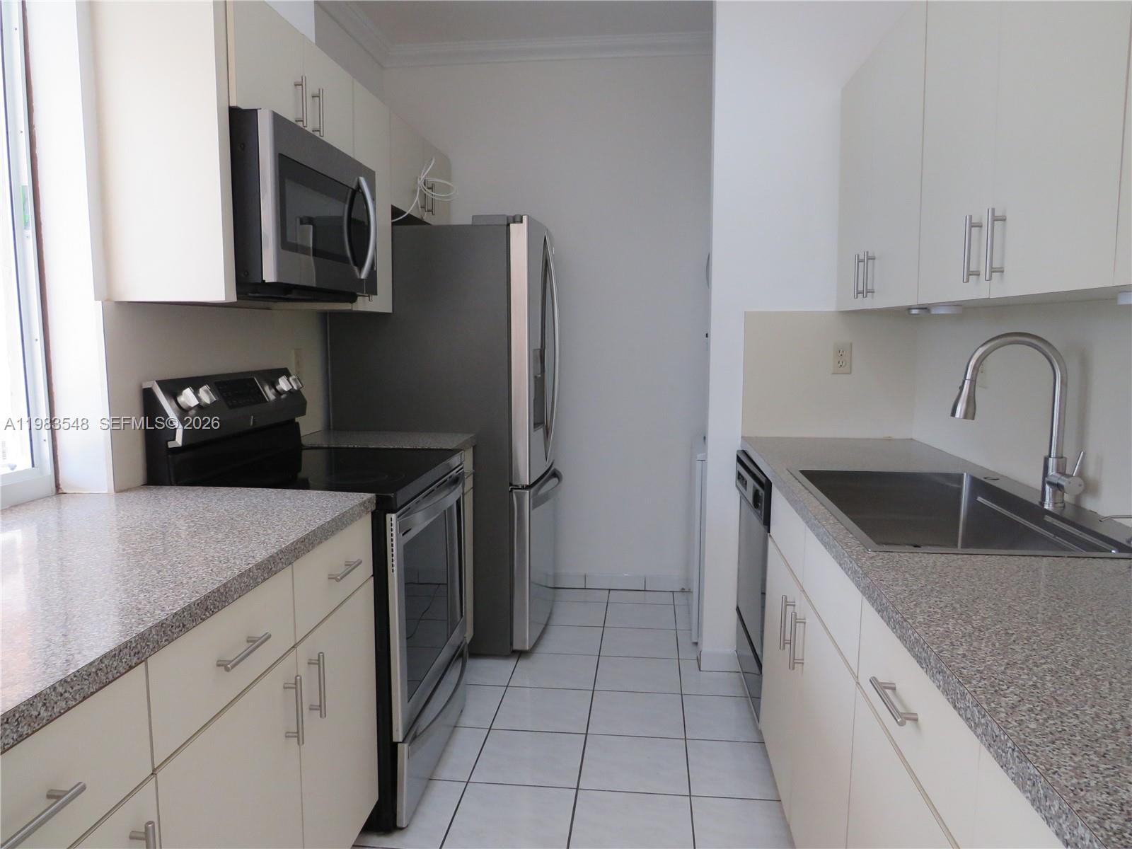 OAKVIEW CONDO NO 1 - Residential Lease