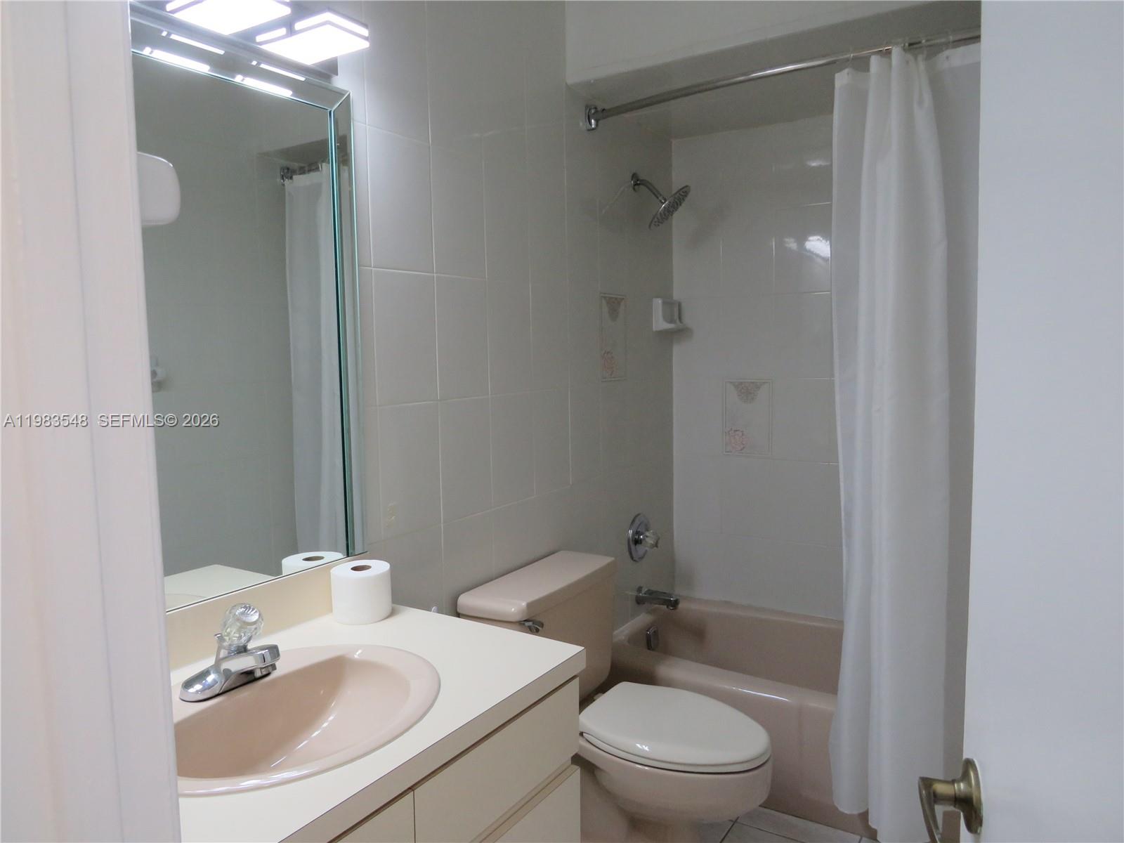 OAKVIEW CONDO NO 1 - Residential Lease