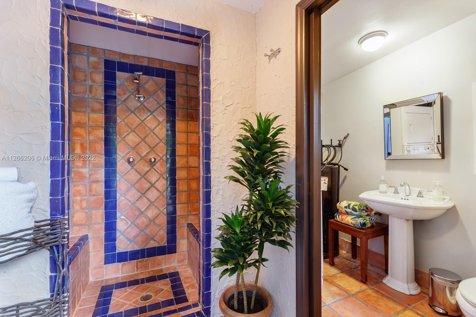 PALM VIEW SUB - Residential