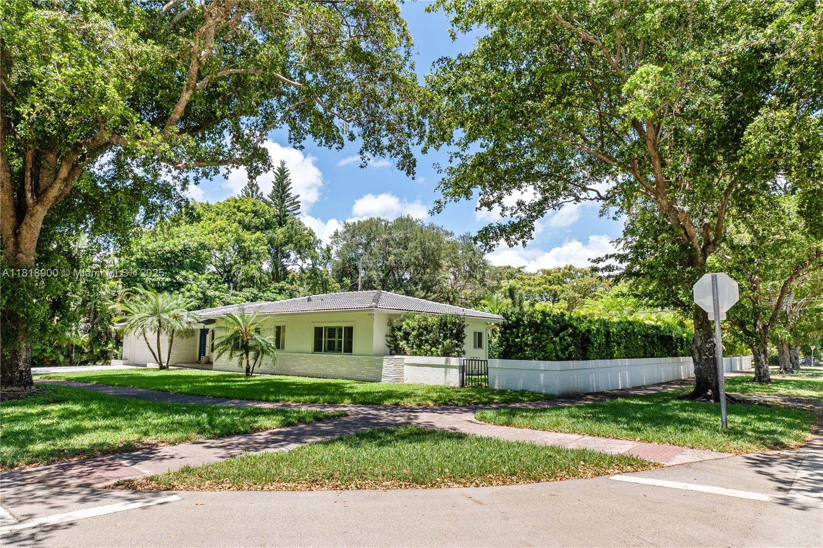 601 Tibidabo Ave 0