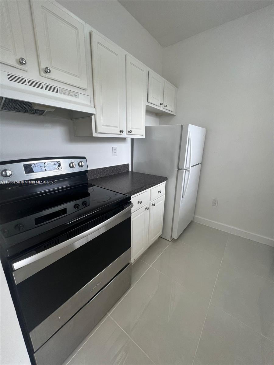 REFLECTIONS AT PEMBROKE P - Residential Lease