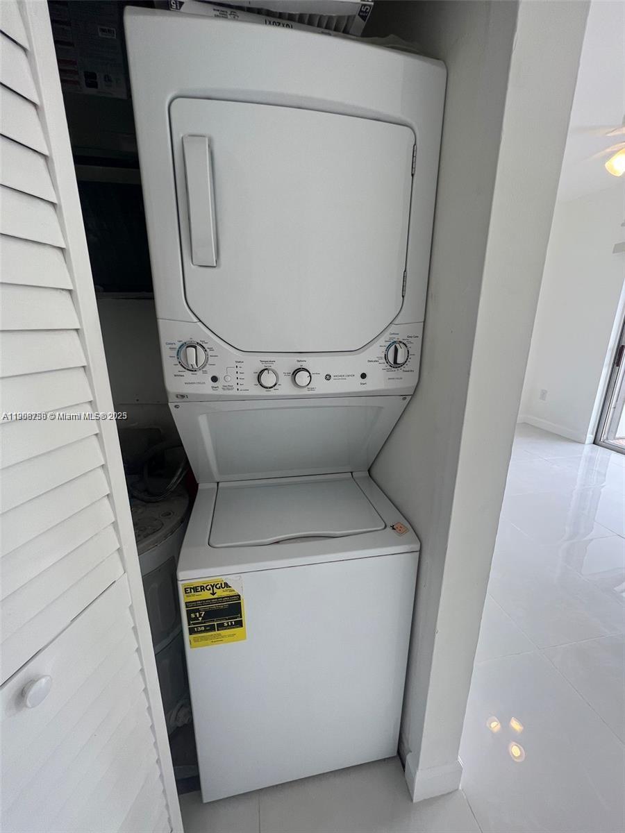 REFLECTIONS AT PEMBROKE P - Residential Lease