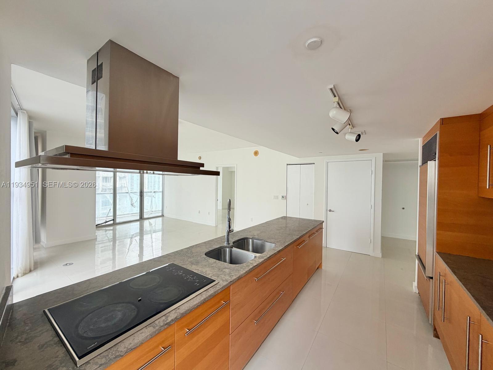 495 Brickell Ave 2610