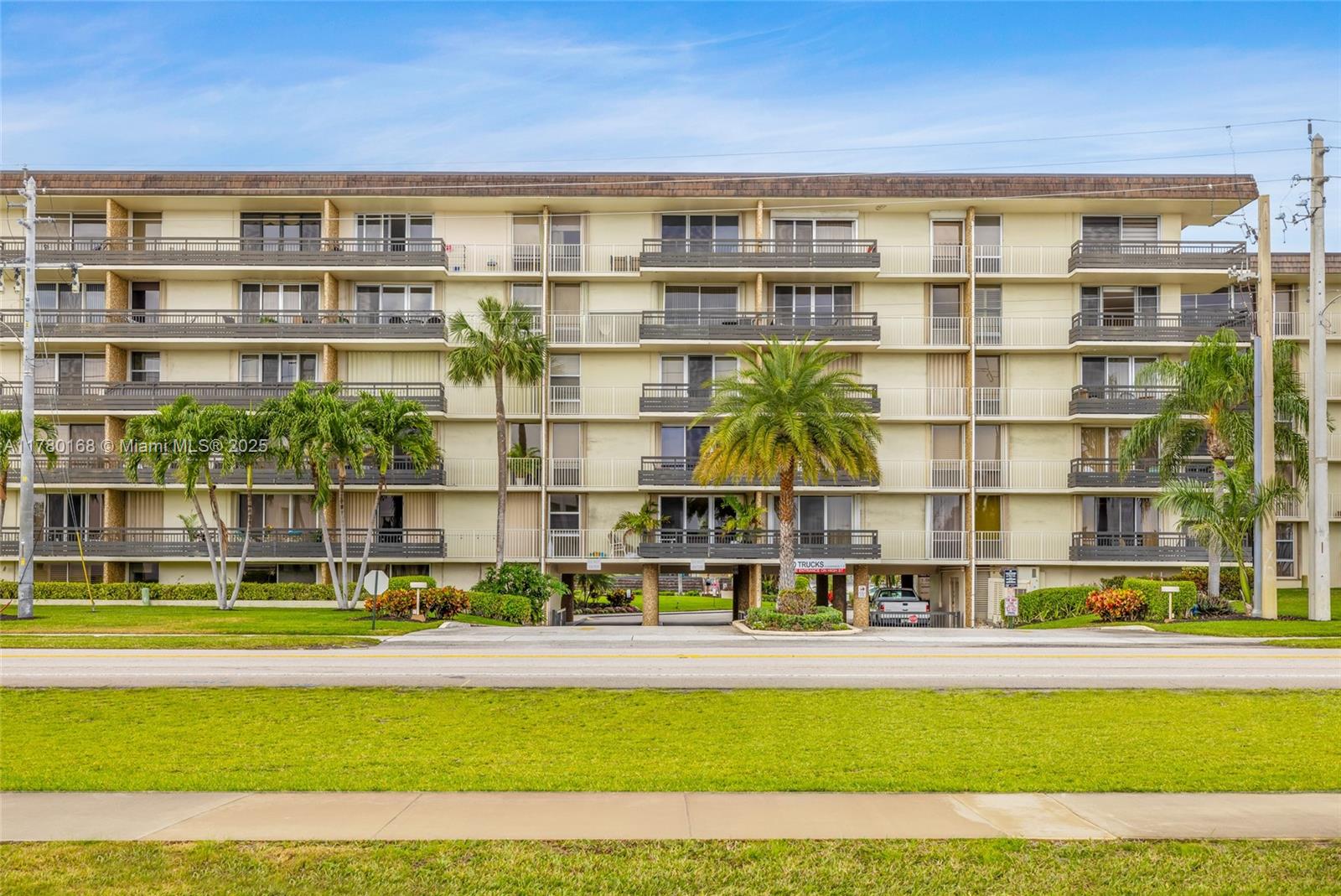 STARLITE CONDO - Residential