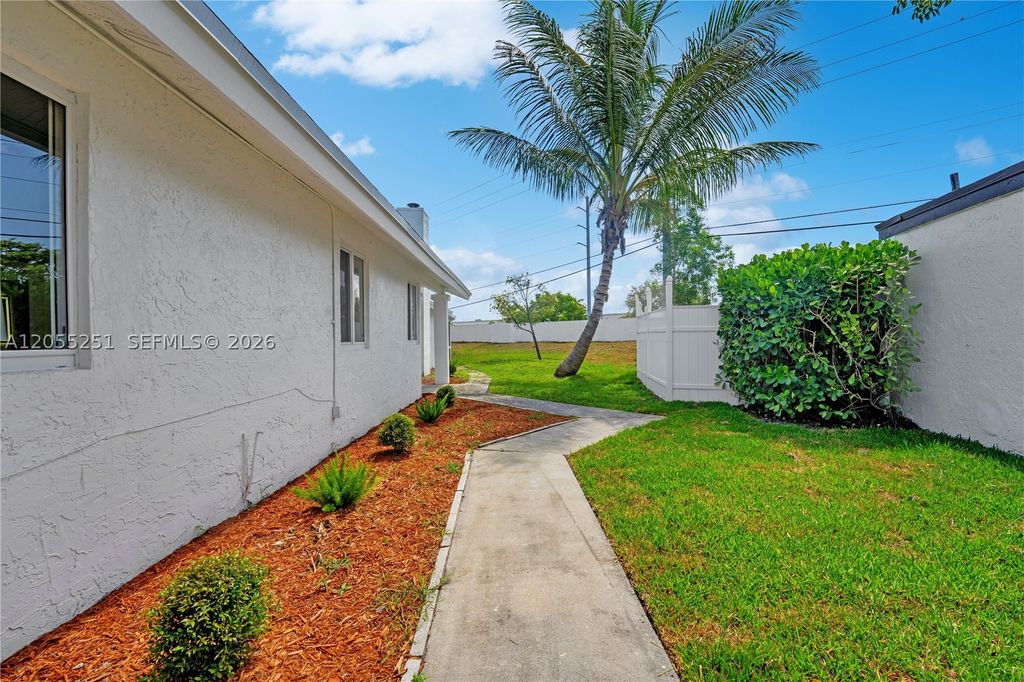 Photo of 1215 NW 18th Ave, Delray Beach, FL 33445 (MLS # A12055251)