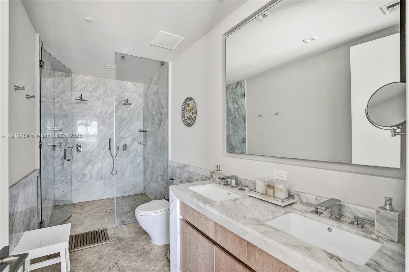 CLUB RESIDENCES AT PARK G - Residential