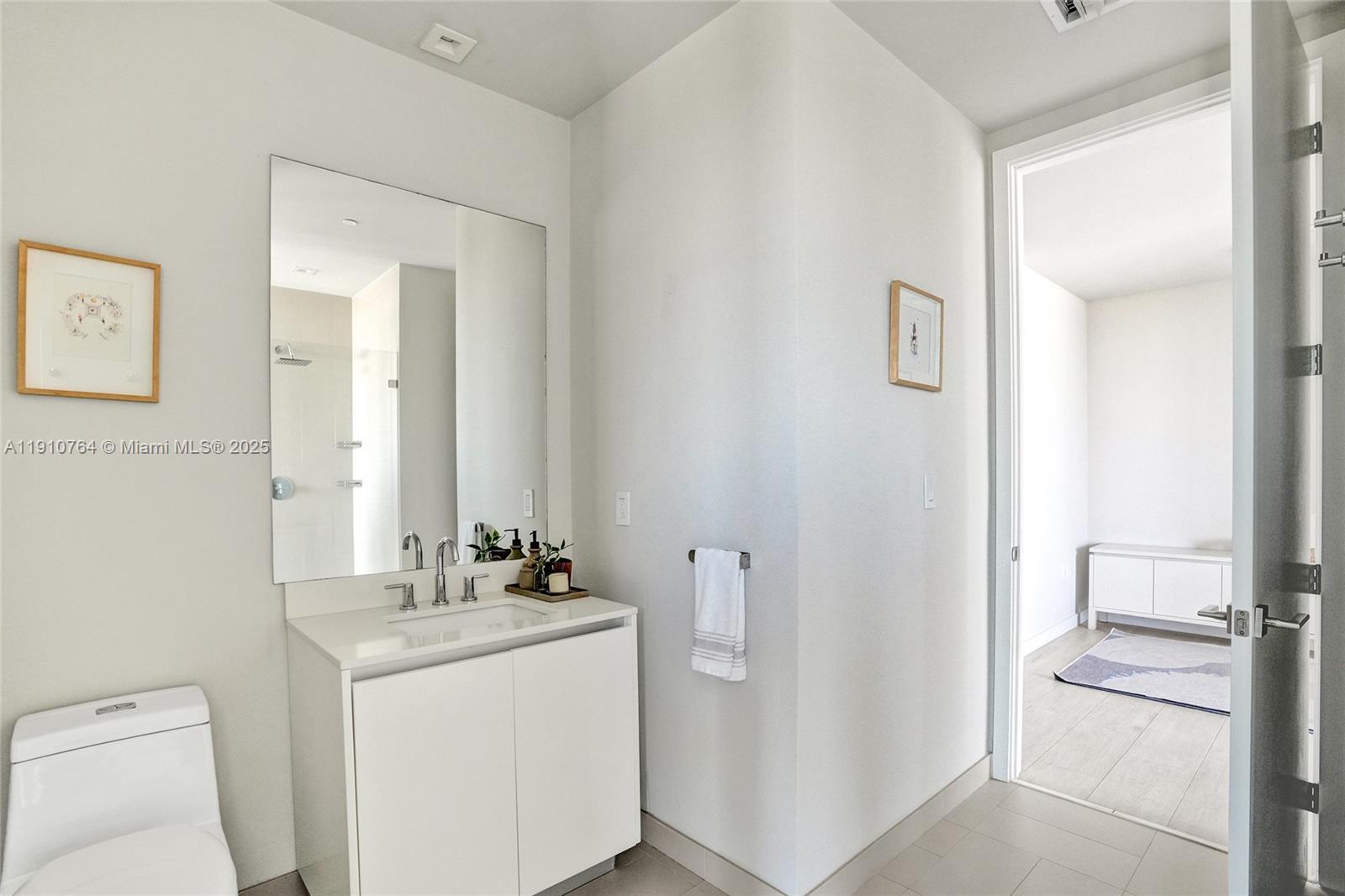 CLUB RESIDENCES AT PARK G - Residential