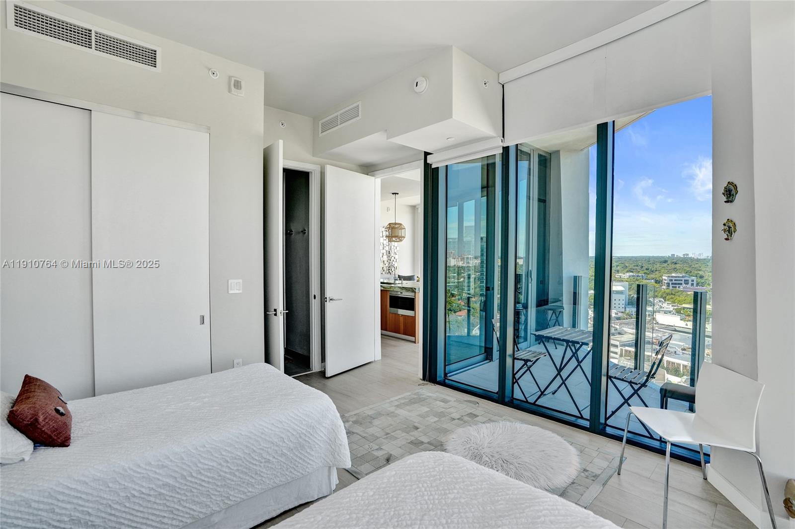 CLUB RESIDENCES AT PARK G - Residential