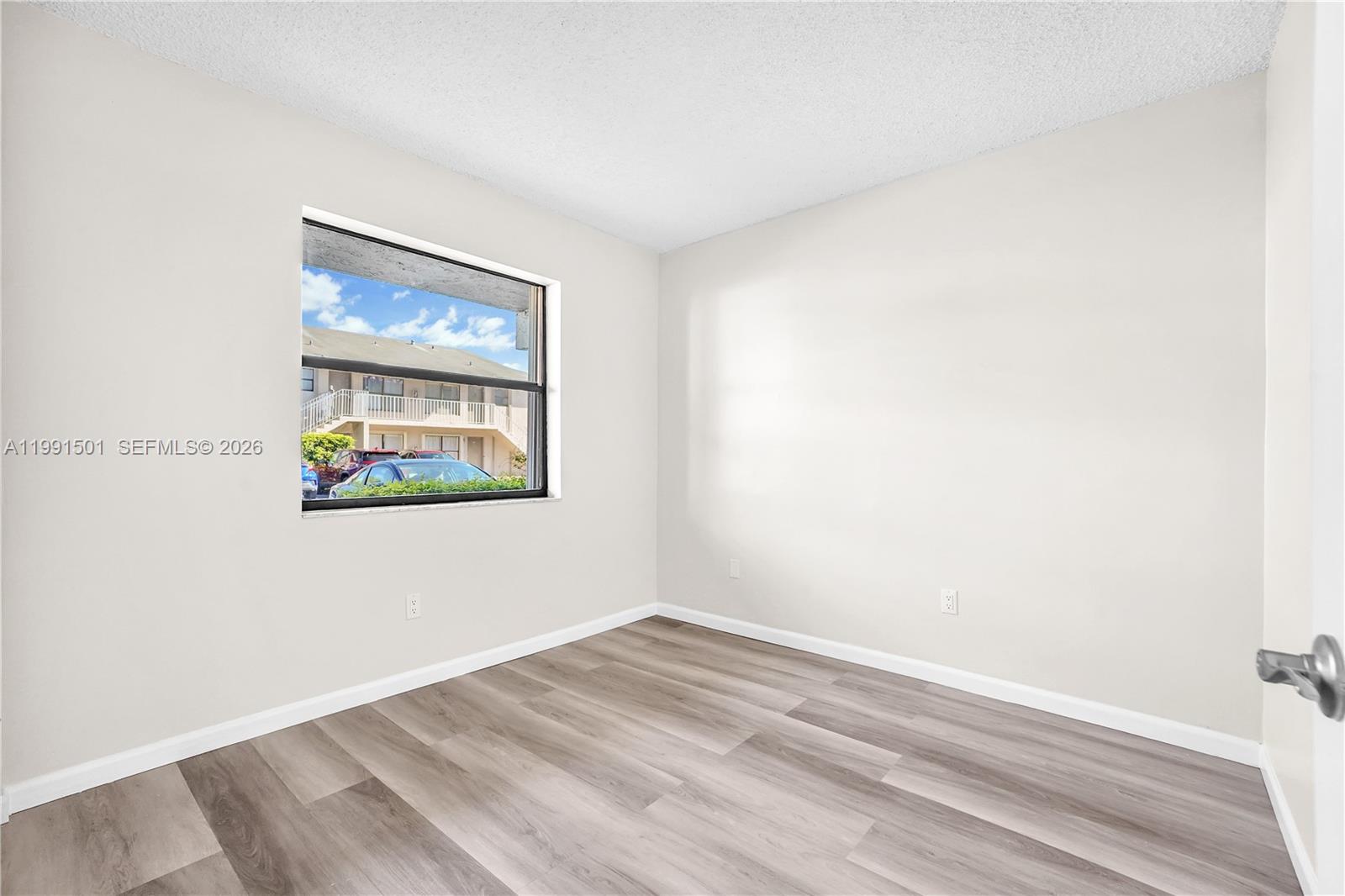 KENDALE LAKES WEST SEC 5 - Residential