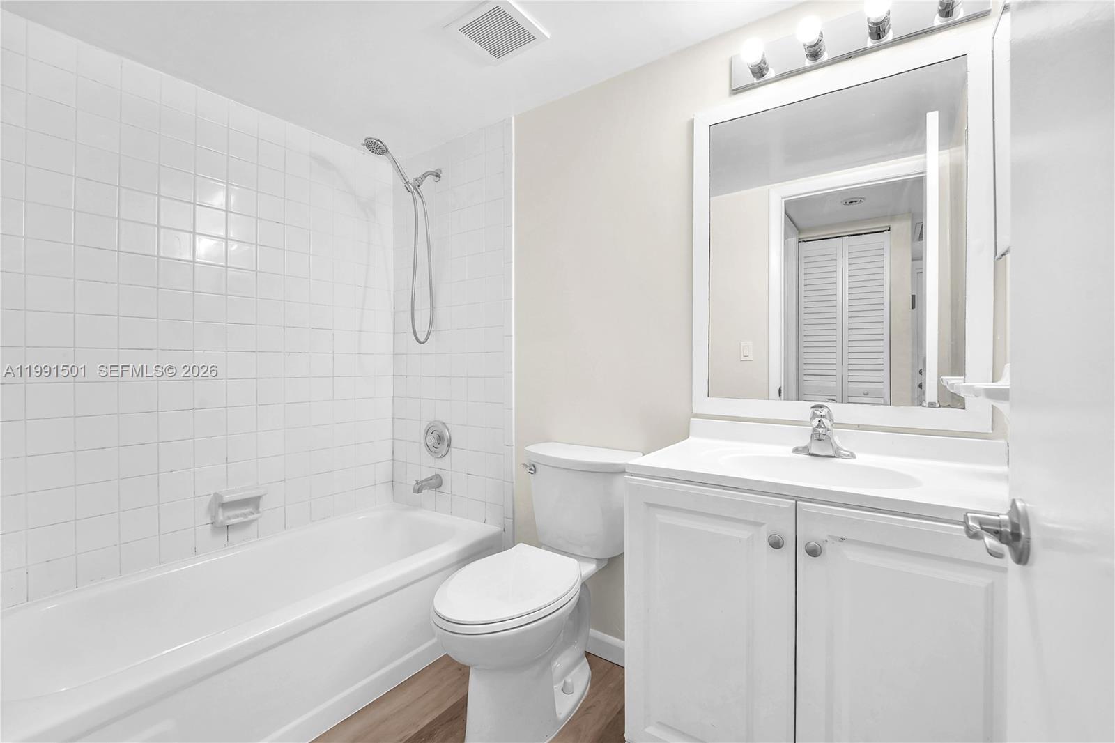 KENDALE LAKES WEST SEC 5 - Residential