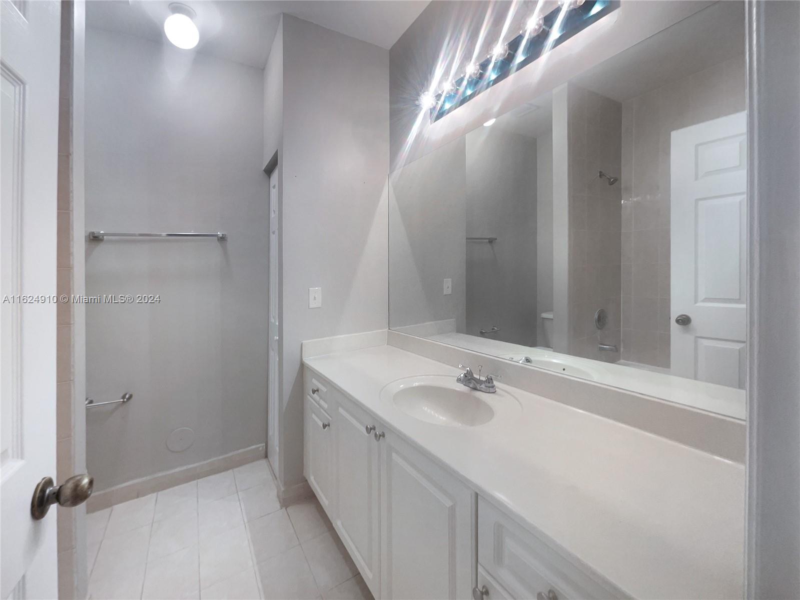 CARIBBEAN ISLES VILLAS CO - Residential